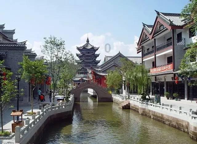 在华北地区,傅作义“华北王”的称号,可绝不是浪得虚名